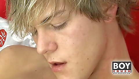 Blonde XXX Videos (4551)